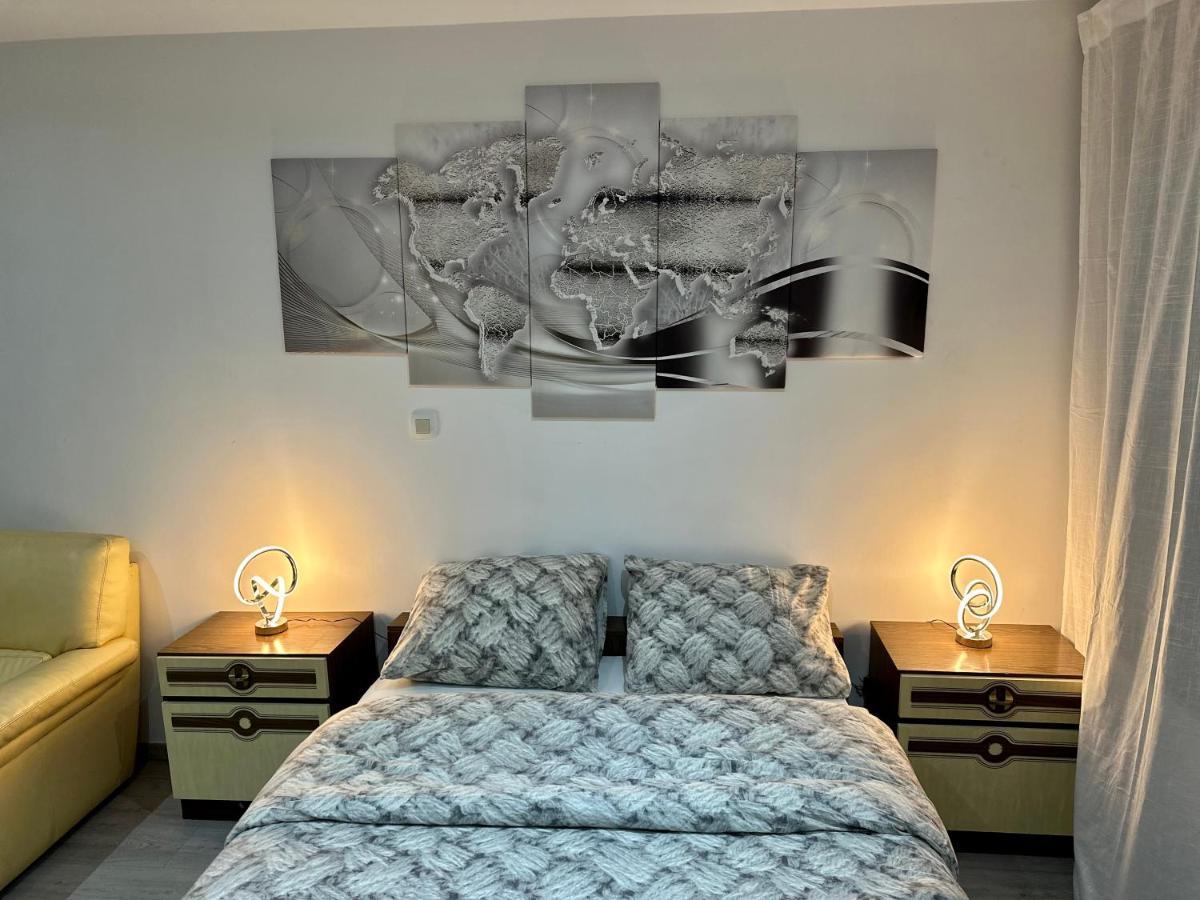 Chambre Et Sdd Privees Dans Une Maison Partagee Avec Des Residents Mons Exteriér fotografie