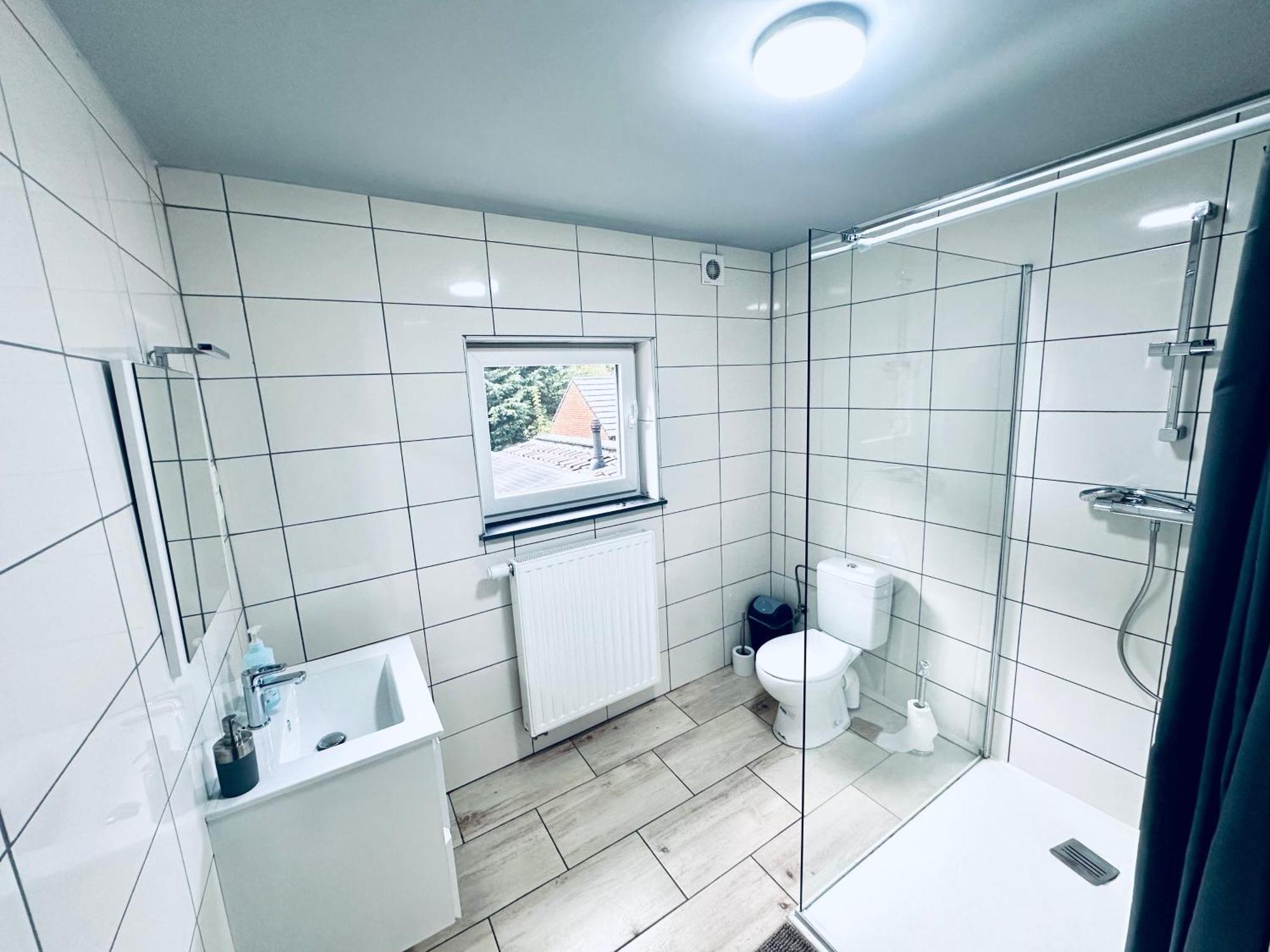 Chambre Et Sdd Privees Dans Une Maison Partagee Avec Des Residents Mons Exteriér fotografie